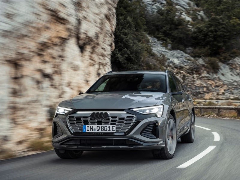 Audi-Q8-e-tron Audi-Q8-e-tron